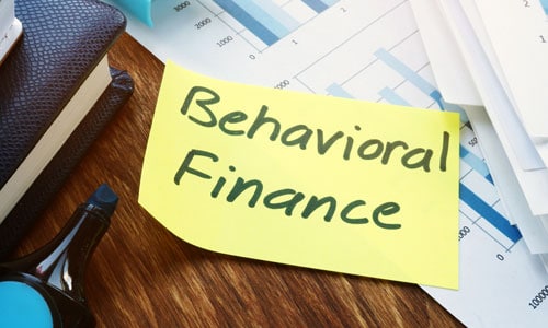 shutterstock_1556035127_behavioral-finance_500x300